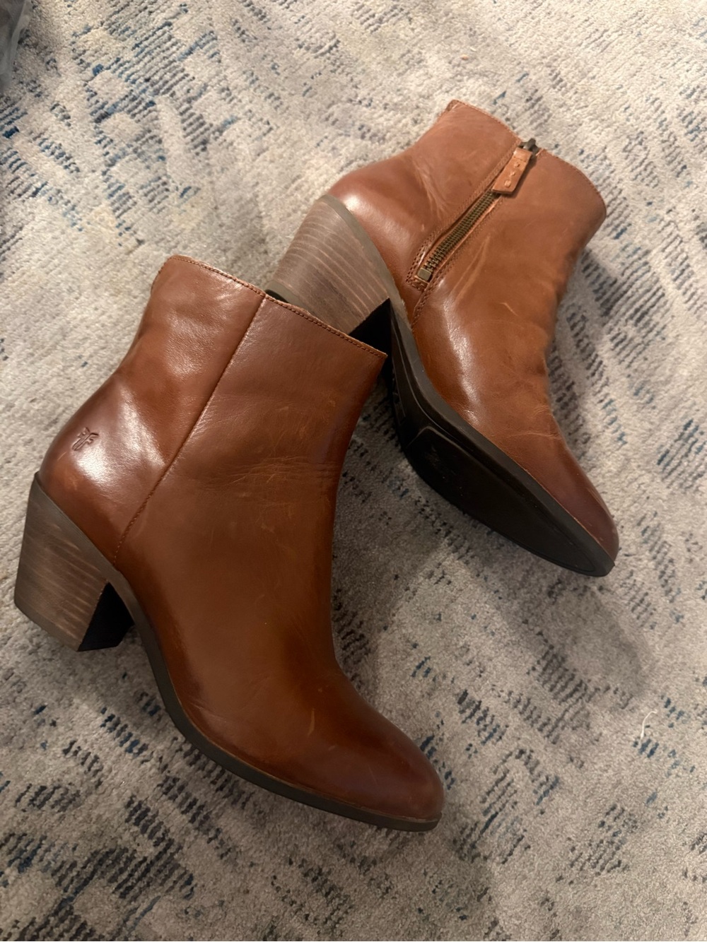 Frye Meghan Chestnut Brown Leather Ankle Booties with Block Heel. - Picture 16 of 16